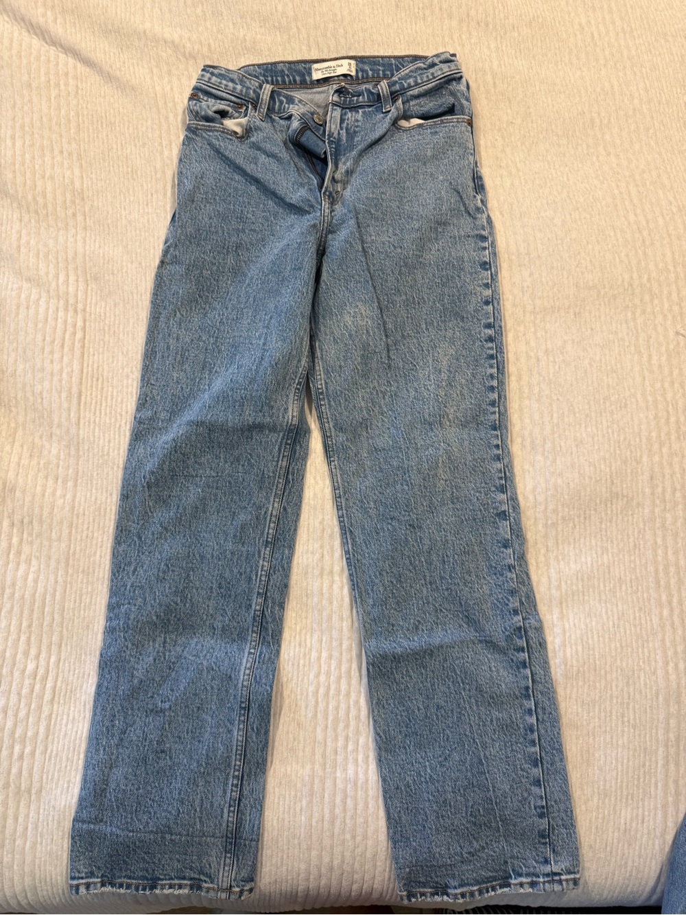 Abercrombie & Fitch Classic Light Wash 90s Straight Ultra High Rise Jeans